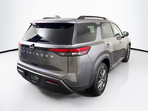 Used 2025 Nissan Pathfinder SV FWD image 9