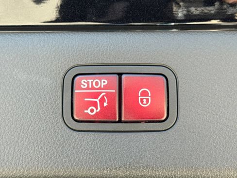 Used 2022 Mercedes-Benz EQS 580 4MATIC Sedan image 17