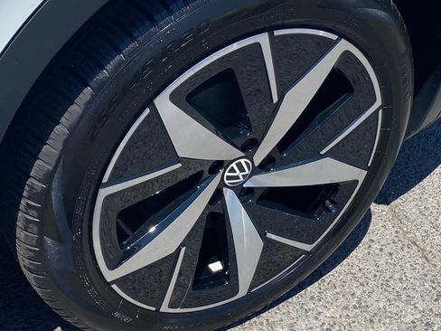 Certified 2025 Volkswagen ID.4 Pro S RWD image 21