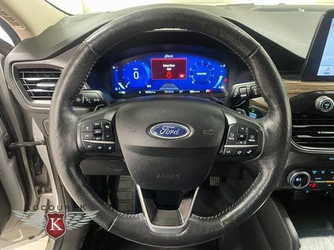 Used 2020 Ford Escape Titanium image 15