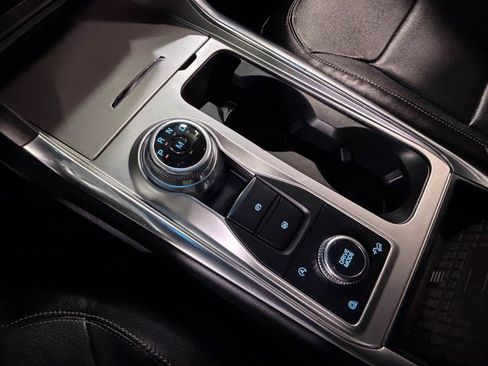 Used 2020 Ford Explorer Limited image 27