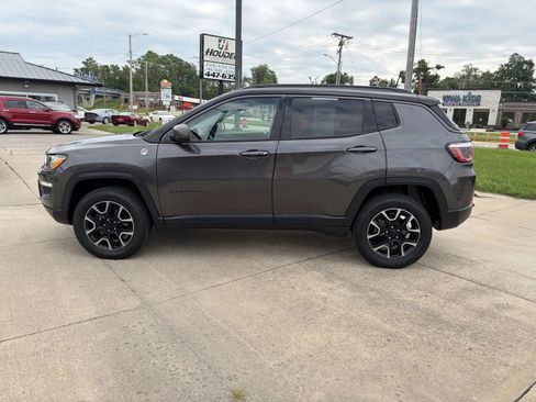 Used 2018 Jeep Compass Trailhawk w/ Leather Interior Group AWD/4WD image 5