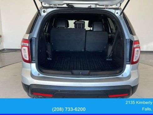 Used 2015 Ford Explorer XLT w/ Equipment Group 202B AWD/4WD image 40