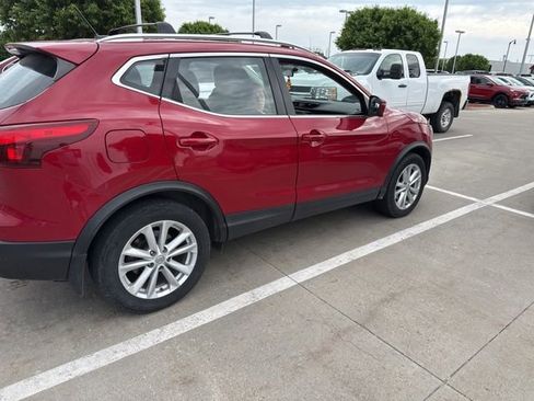 Used 2018 Nissan Rogue Sport SV w/ SV Technology Package AWD/4WD image 8