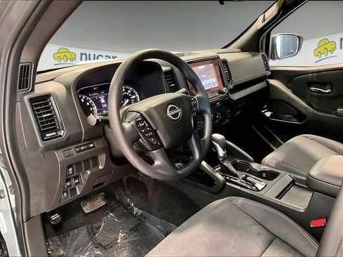 Used 2023 Nissan Frontier SV w/ Midnight Edition Package image 14