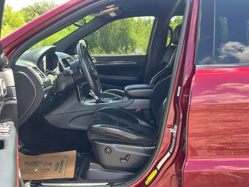 Used 2017 Jeep Grand Cherokee Trailhawk AWD/4WD image 13