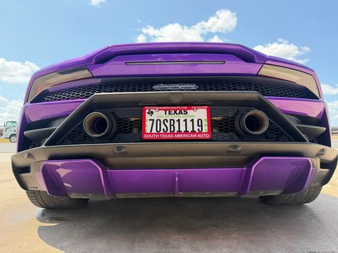 Used 2021 Lamborghini Huracan EVO RWD image 32