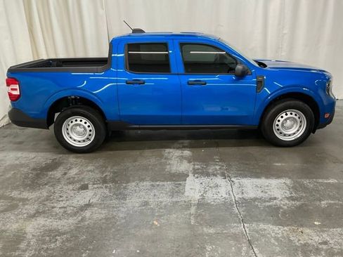 Used 2025 Ford Maverick XL FWD image 2