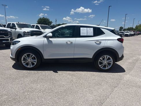 Used 2022 Buick Encore GX Preferred w/ Cold Weather Comfort Package FWD image 2