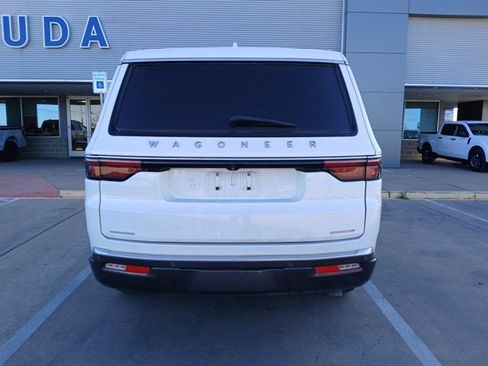 Used 2022 Jeep Wagoneer Series III w/ Premium Group I image 7