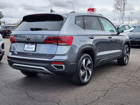 Used 2024 Volkswagen Taos SE image 4