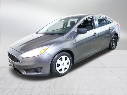 Used 2015 Ford Focus S FWD image 3
