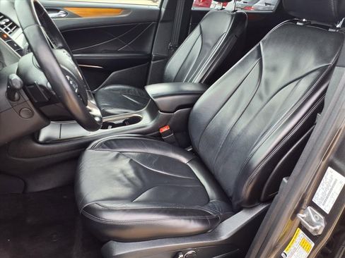 Used 2019 Lincoln MKC Reserve w/ MKC Climate Package image 22