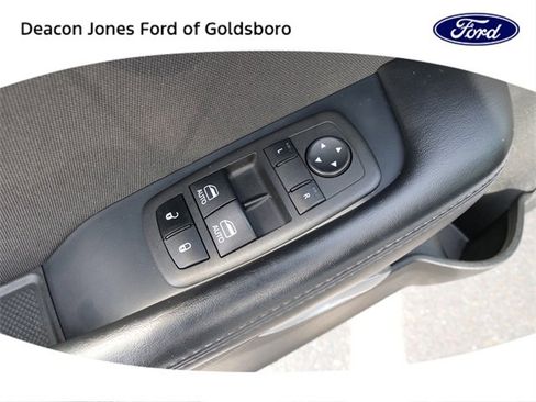 Used 2022 Dodge Challenger GT image 18