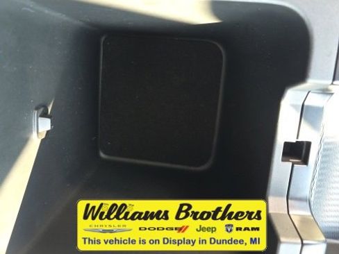 Certified 2024 Jeep Grand Cherokee L Laredo image 21