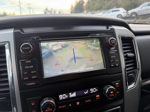 Used 2017 Nissan Titan SV image 27