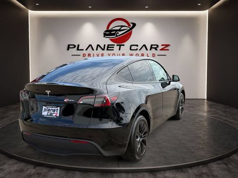 Used 2025 Tesla Model Y Long Range RWD image 5
