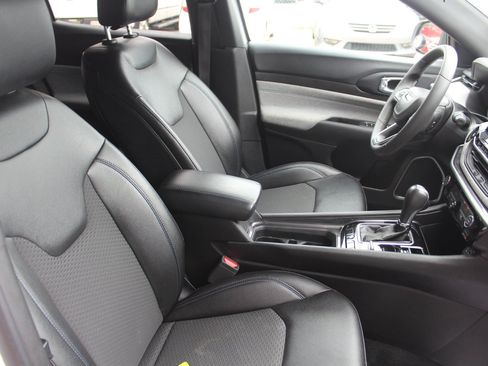 Used 2024 Jeep Compass Latitude AWD/4WD image 20