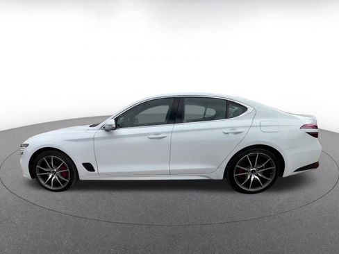 Used 2025 Genesis G70 2.5T image 9