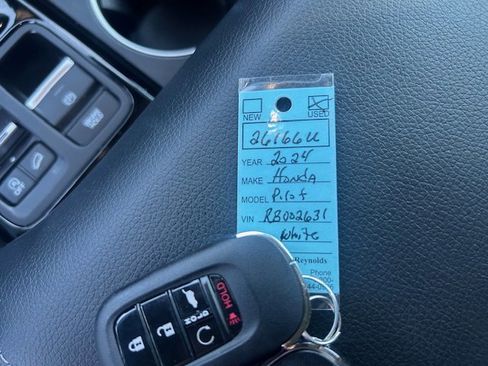 Used 2024 Honda Pilot Touring image 26