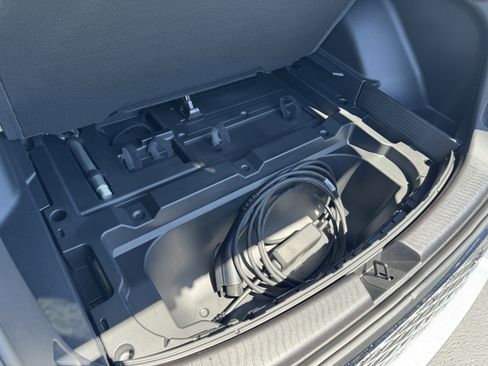 Used 2025 Chevrolet Equinox EV RS image 36