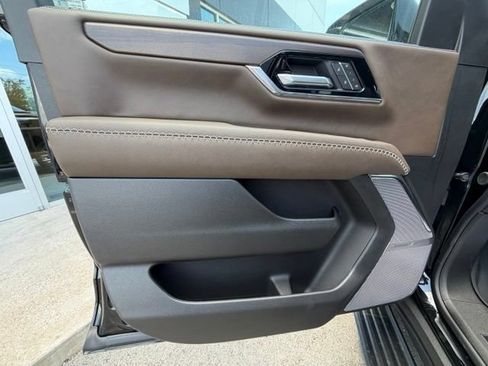 New 2026 GMC Yukon XL Denali Ultimate w/ LPO, Floor Liner Package AWD/4WD image 5