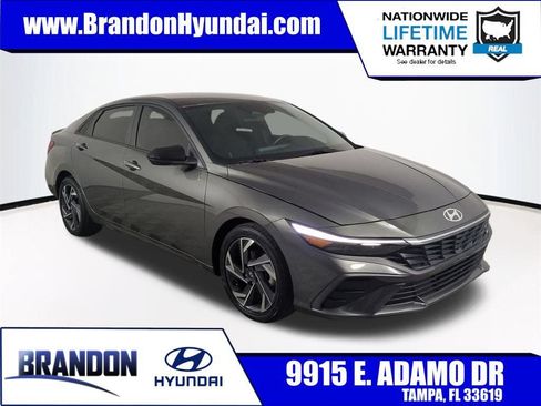 Used 2025 Hyundai Elantra Sport FWD image 1