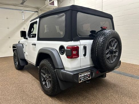 Used 2024 Jeep Wrangler Sport AWD/4WD image 4