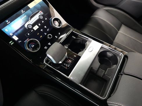 Used 2023 Land Rover Range Rover Velar R-Dynamic S image 32