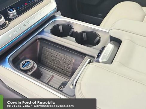 Certified 2025 Ford Expedition Platinum w/ Driver's Package AWD/4WD image 16