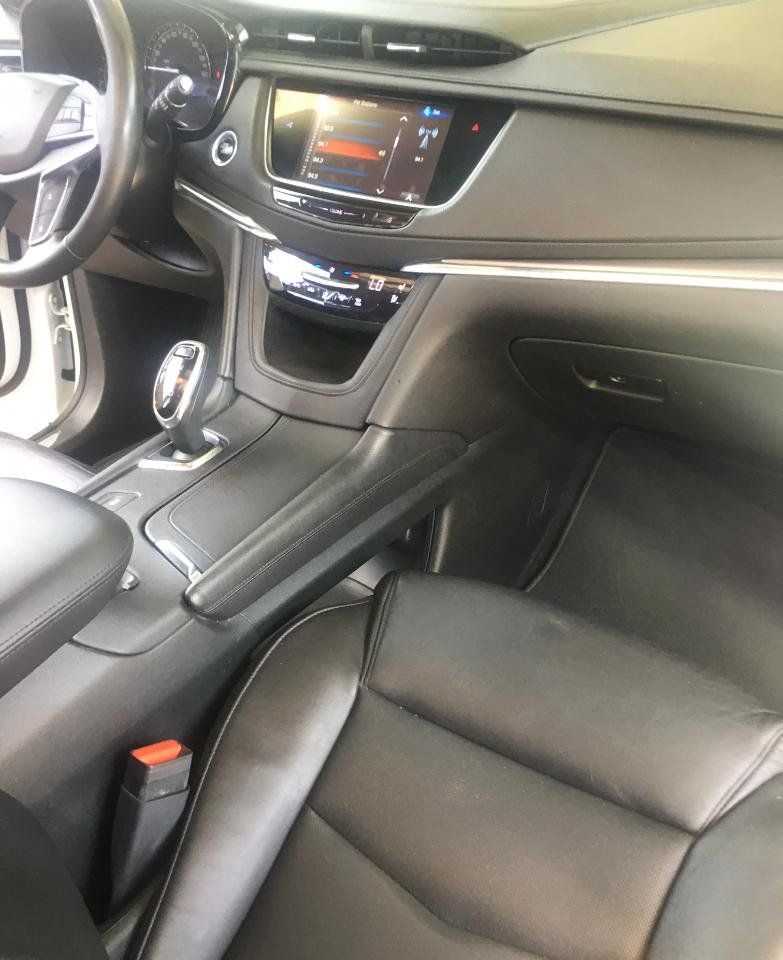 Used 2017 Cadillac XT5 Premium Luxury w/ Driver Assist Package FWD image 21