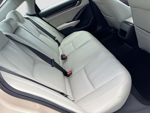 Used 2019 Honda Accord LX image 17