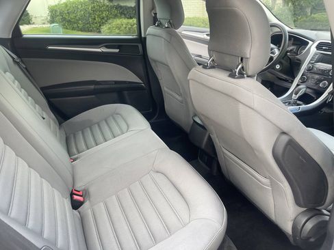 Used 2014 Ford Fusion S FWD image 11