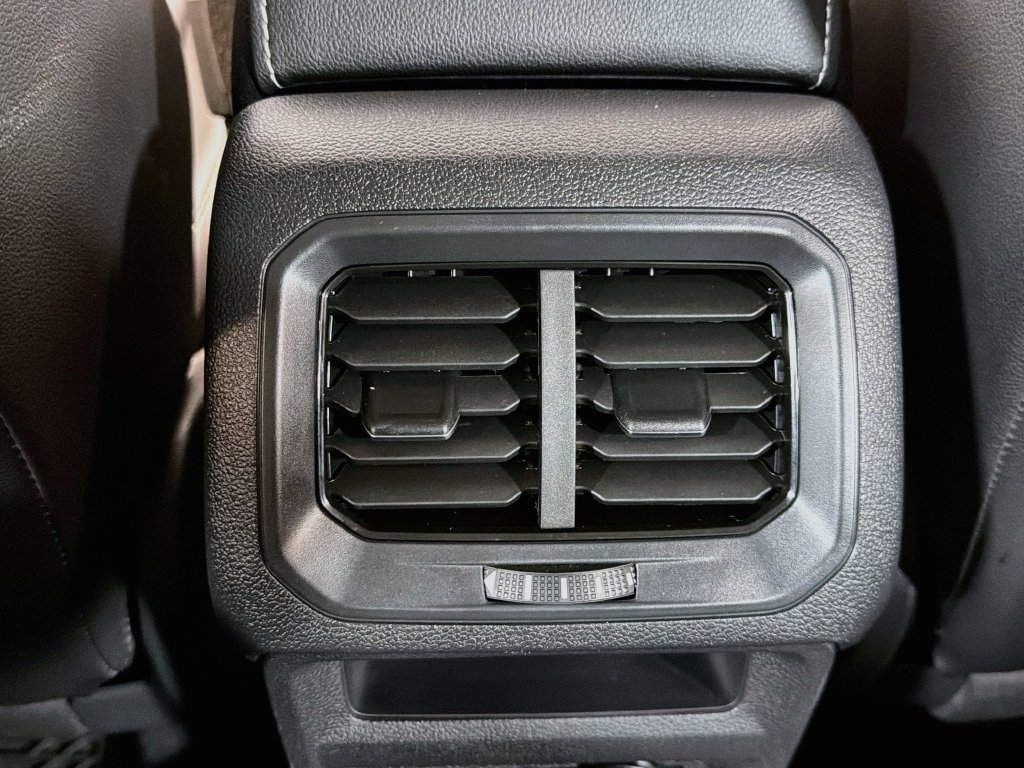 Used 2022 Volkswagen Tiguan SE AWD/4WD image 24