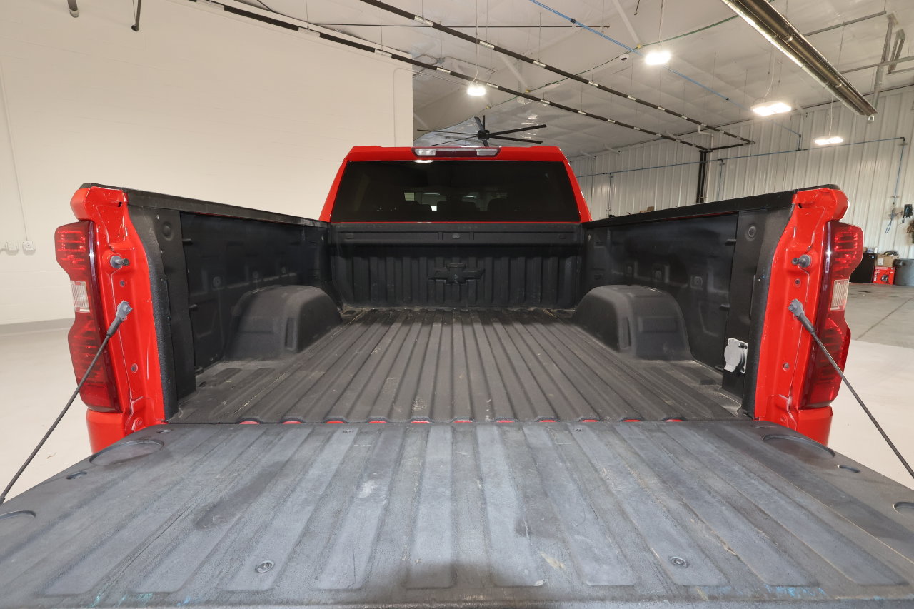 Used 2022 Chevrolet Silverado 1500 LT AWD/4WD image 25