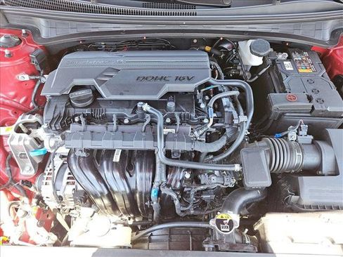 Used 2025 Hyundai Elantra SE FWD image 25