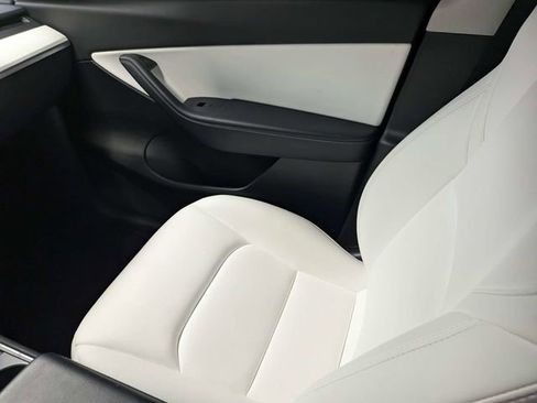Used 2022 Tesla Model Y Performance AWD/4WD image 8