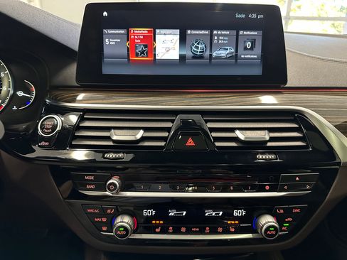 Used 2018 BMW M550i xDrive image 45