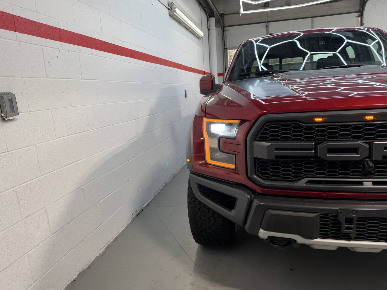 Used 2017 Ford F150 Raptor w/ Equipment Group 802A Luxury AWD/4WD image 16