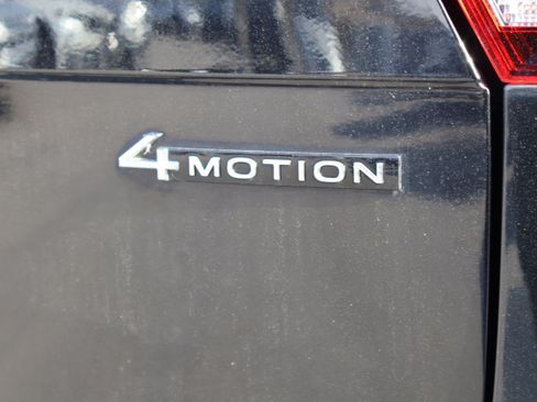 Used 2022 Volkswagen Tiguan SE w/ Panoramic Sunroof Package image 16