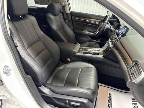 Used 2022 Honda Accord Touring image 29
