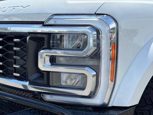 Used 2023 Ford F450 Lariat w/ Tow Technology Package AWD/4WD image 9