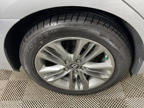 Used 2016 Toyota Camry SE FWD image 9