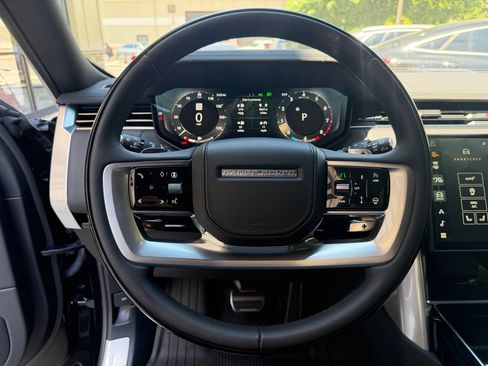 Used 2025 Land Rover Range Rover Long Wheelbase SE AWD/4WD image 33