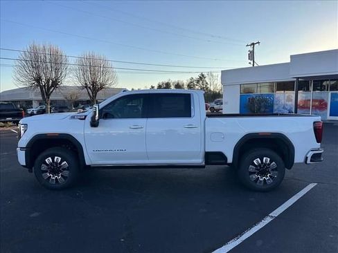 New 2026 GMC Sierra 2500 Denali w/ Denali Reserve Package image 7