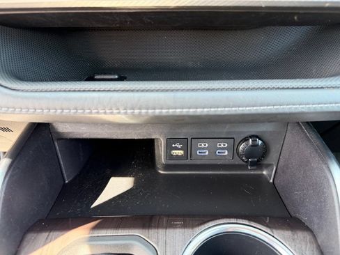 Used 2022 Toyota Highlander Platinum AWD/4WD image 24
