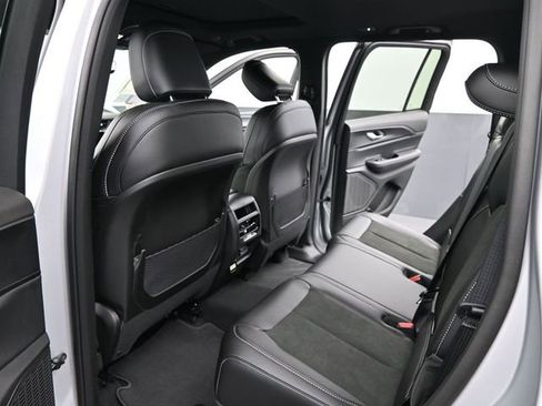 New 2025 Jeep Grand Cherokee Laredo image 13