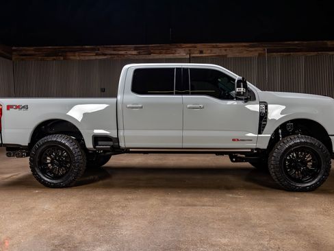 Used 2026 Ford F250 Platinum image 11