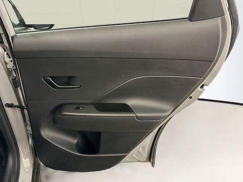 Used 2025 Hyundai Kona SEL image 30