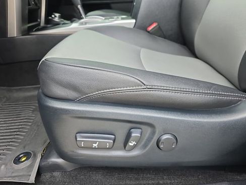 Used 2022 Toyota 4Runner SR5 Premium w/ Moonroof Package AWD/4WD image 29